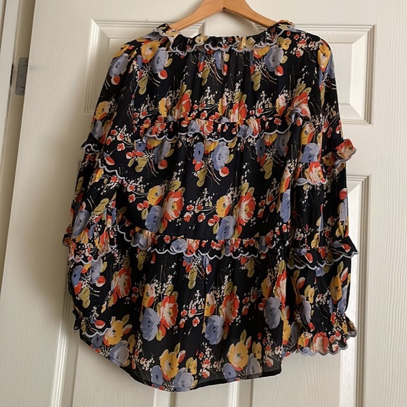Anthropologie blouse beautiful quality - Picture 2 of 5